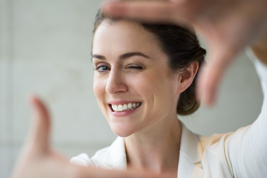nouveautes-logiciel-julie une femme dentiste zoom sur la mise à jour du logiciel Julie